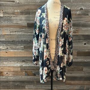 Band of Gypsies Floral Semi Sheer Kimono Cardigan Size M/L